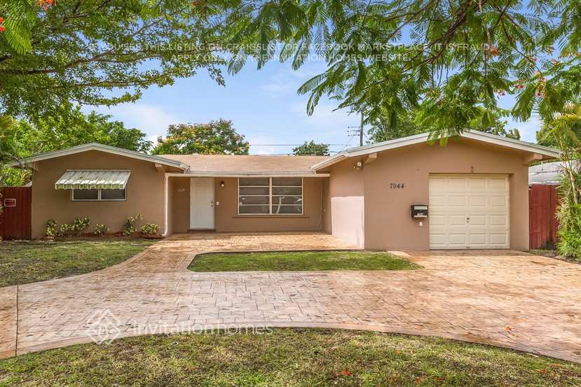 Foto principal - 7944 Meridian St