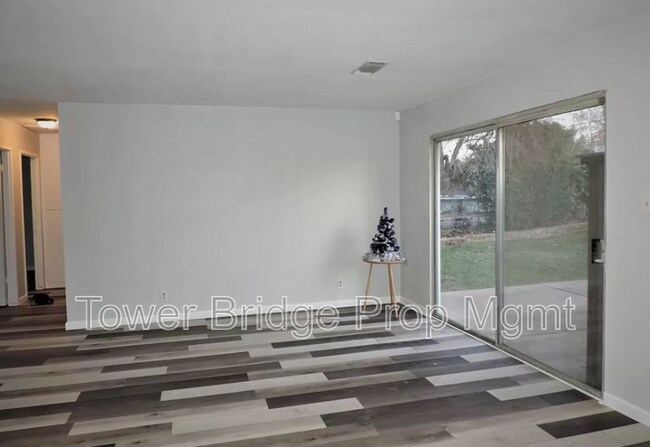 Foto del edificio - 10666 Van Stralen Way