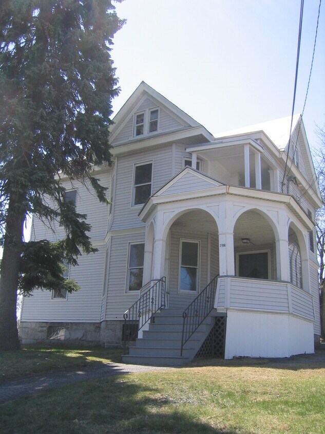 Foto del edificio - 198-200 Mammoth Rd