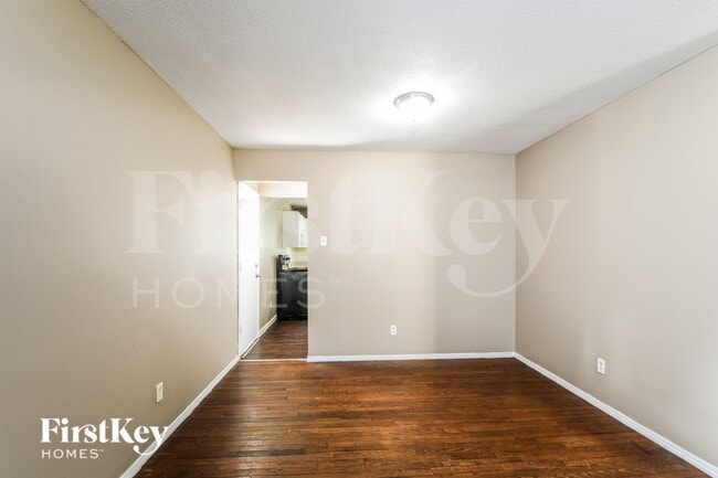 Building Photo - 2030 E Humes Ln