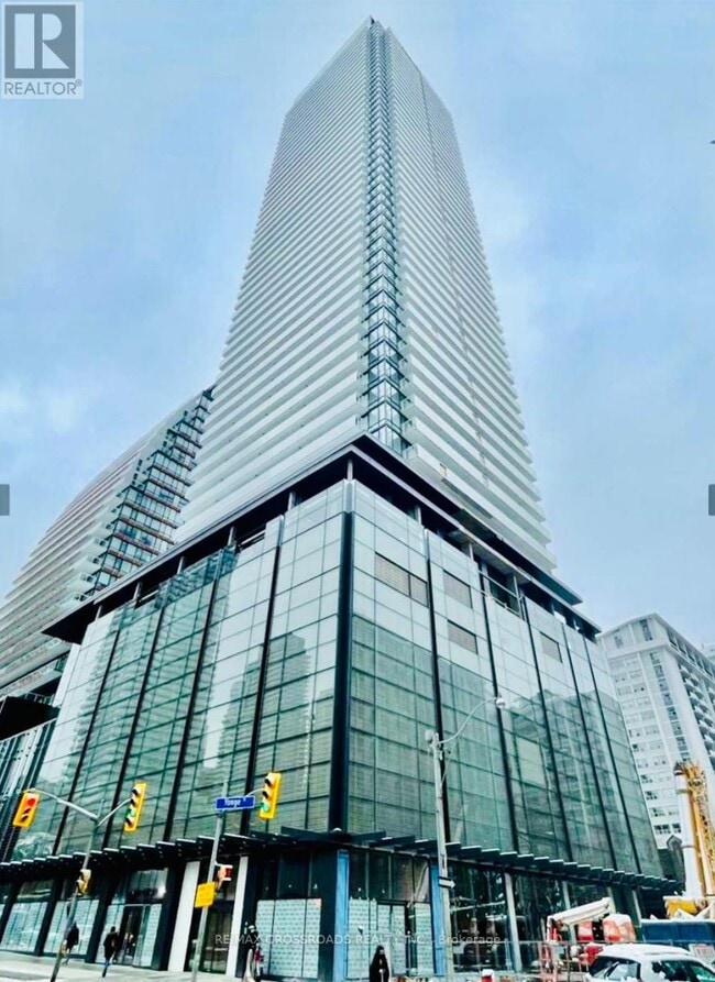 Building Photo - 501 Yonge St