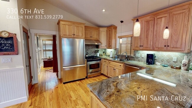 Building Photo - Beautiful Furnished Beach Bungalow