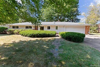 Building Photo - 3765 Ruthland Rd