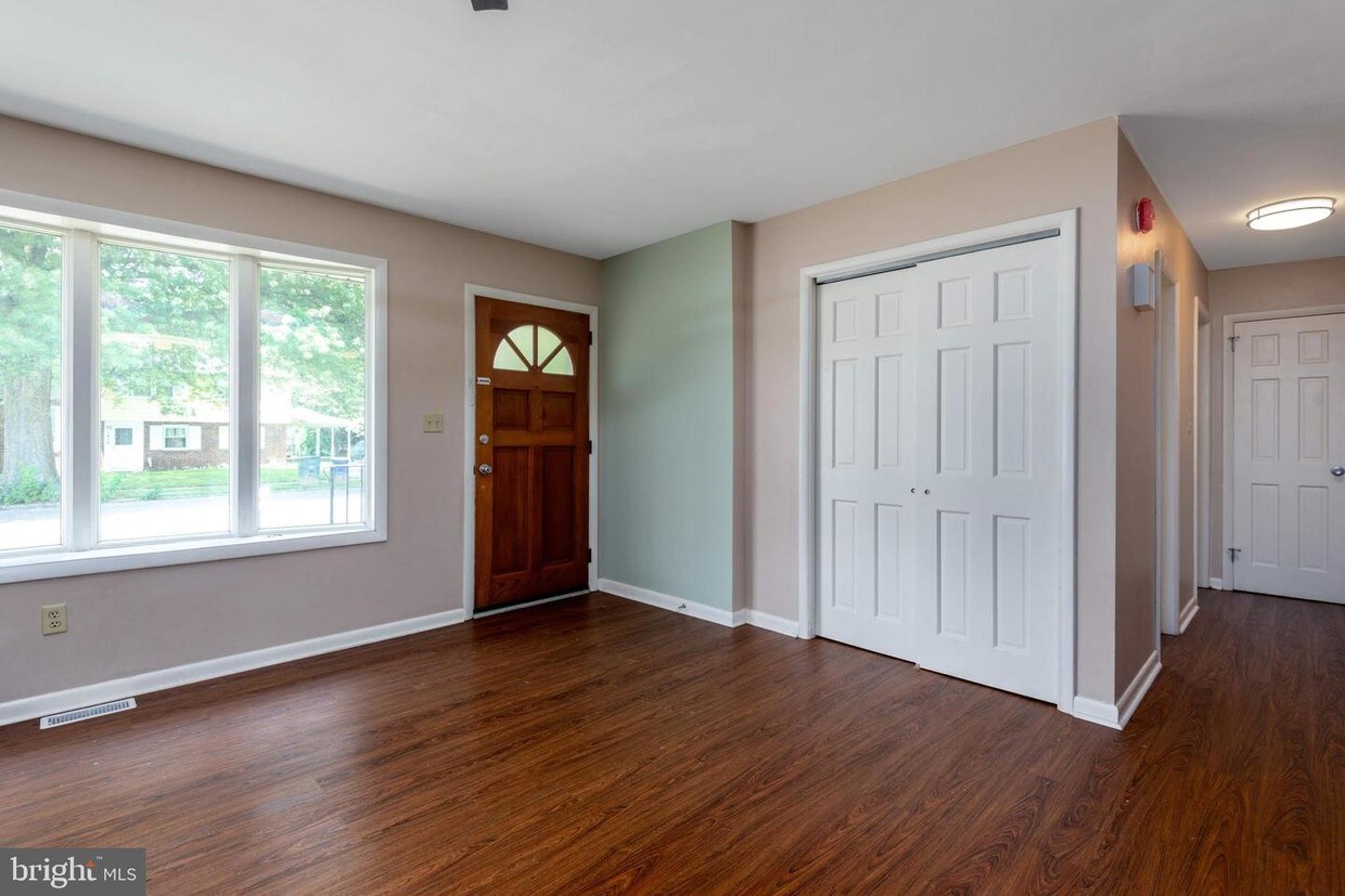 Foto principal - 1407 Lowther Rd