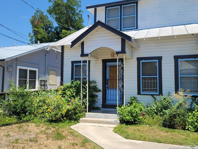 Building Photo - 115 Vitra Pl