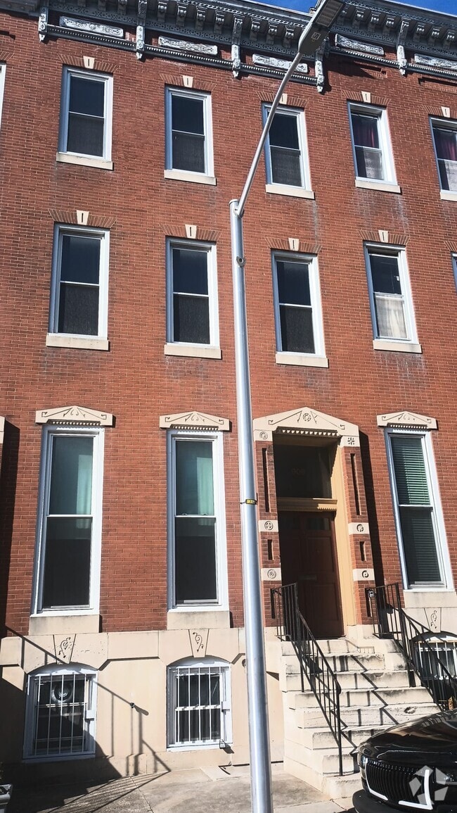 Building Photo - 906 N Fulton Ave