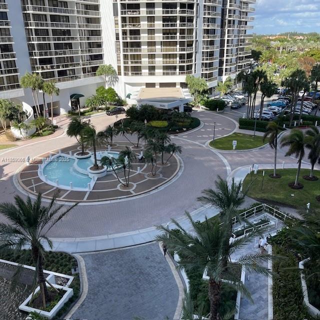 Foto del edificio - 20201 E Country Club Dr
