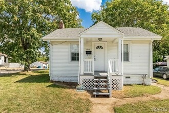 Building Photo - 2252 Dawes Pl