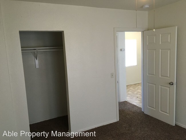 Foto del edificio - 2325-2327 Chester Ln