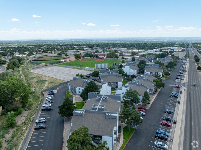 Apartamentos cerca de la escuela secundaria Eldorado - Dorado Heights