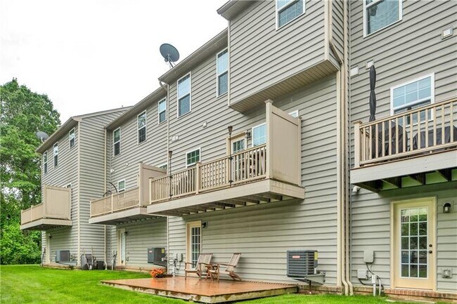 Foto del edificio - 1503 Pointe View Dr