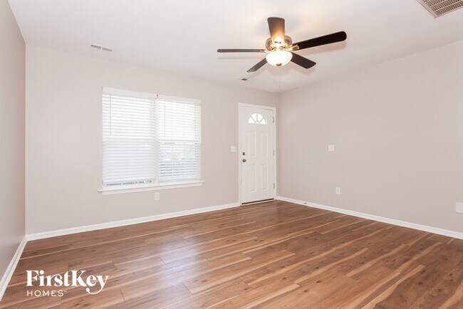Building Photo - 1423 Peach Park Lane