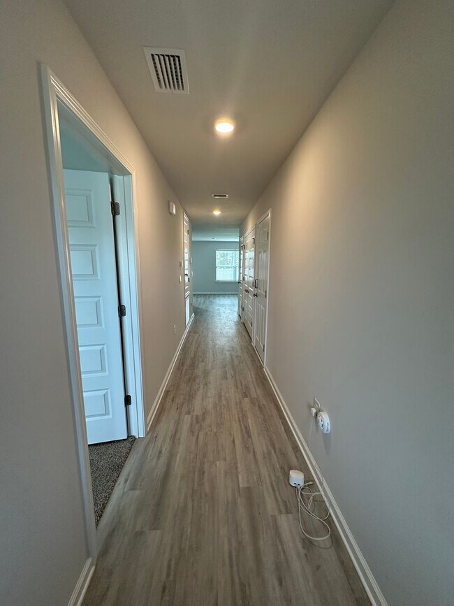 Foto del edificio - Beautiful Open floorplan 3-bedroom 2 bath home in the NEW Liberty Subdivision