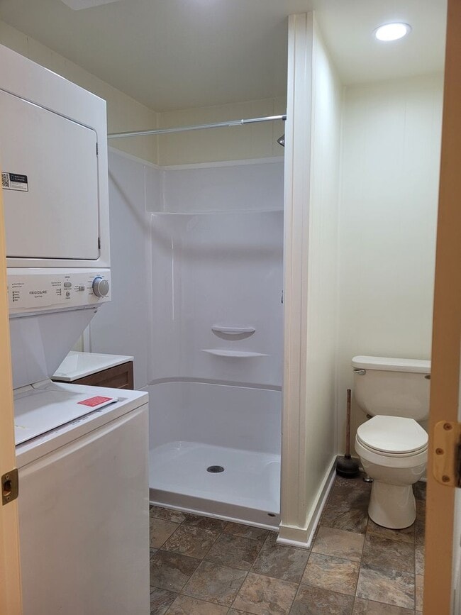 Building Photo - 123 E Burd St