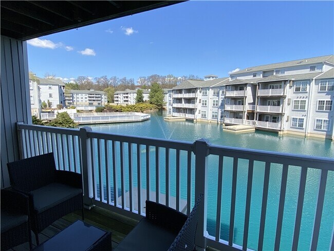 Building Photo - 203 Waters Edge Dr
