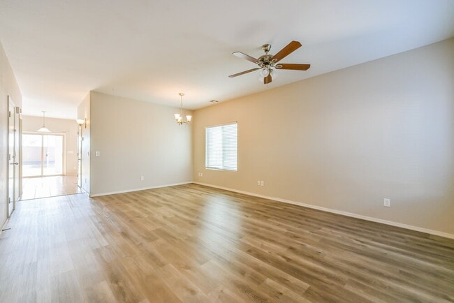 Foto del edificio - 28779 N Spur Dr