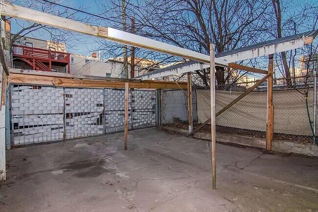 Building Photo - 310 3rd St