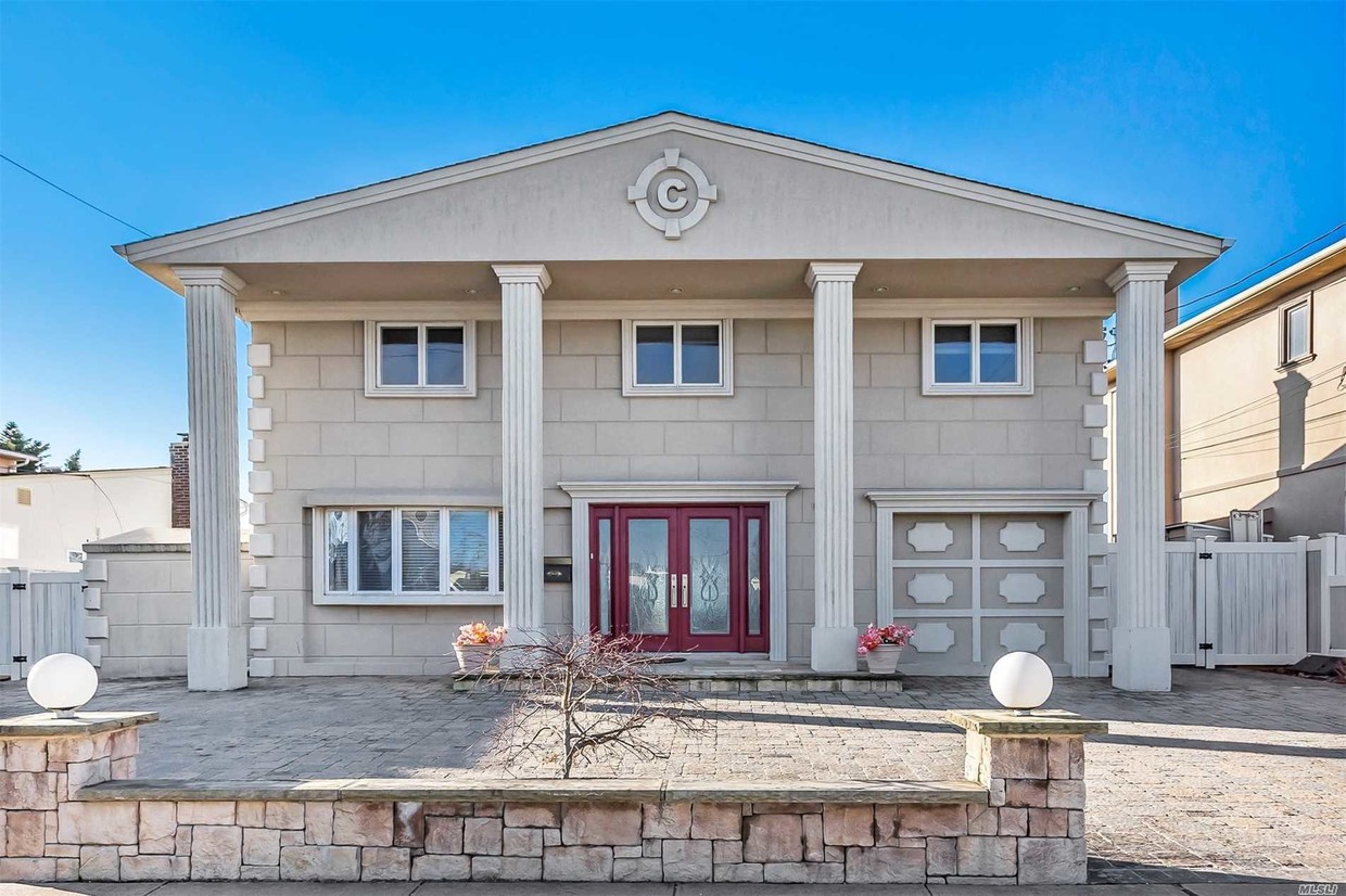 Primary Photo - 3516 Bertha Dr