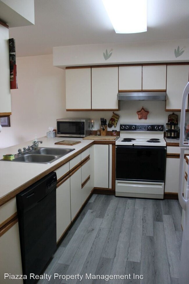 Building Photo - 2 br, 1 bath House - 6001 Sands Way #A