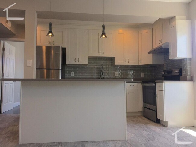 Building Photo - HOT ALLSTON LISTING!!!!