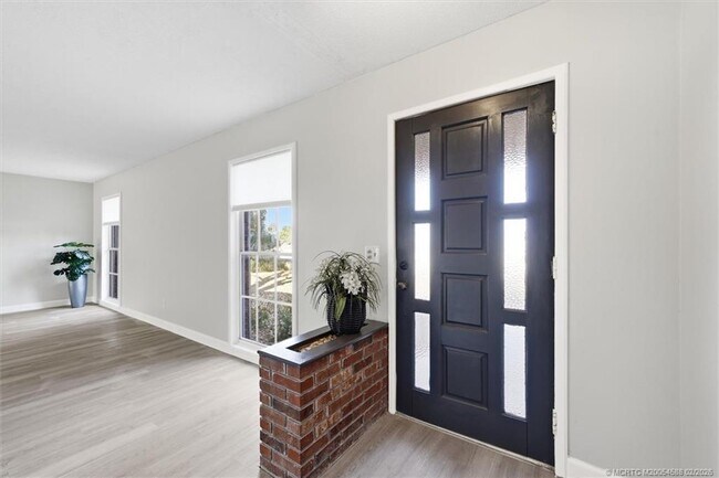 Building Photo - 2195 43rd Ave