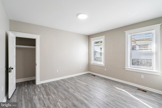 Building Photo - 3408 W Forest Park Ave