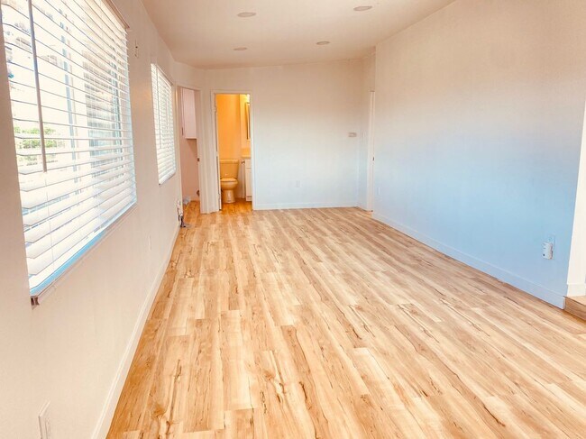 Foto del edificio - 24729 Roxbury Rd