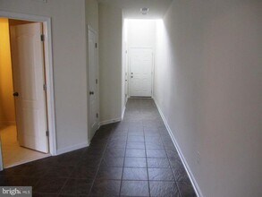 Building Photo - 41836 Diabase Square