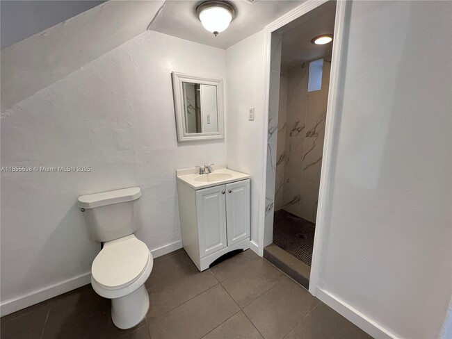 Foto del edificio - 548 NW 30th St