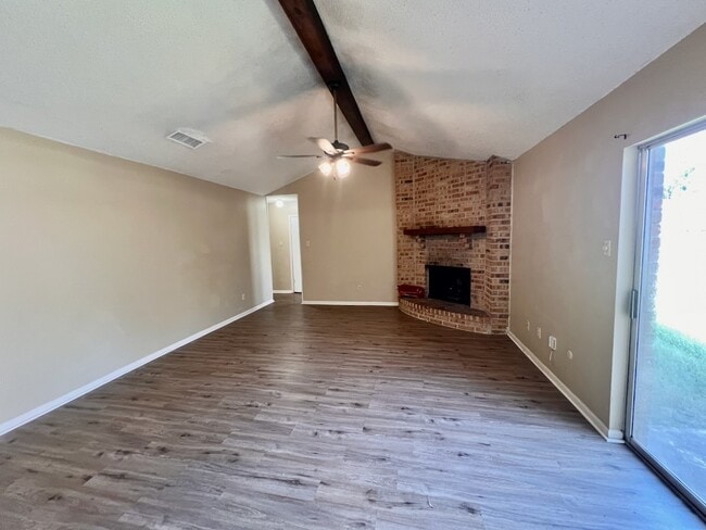Foto del edificio - 1650 Shirley Cir