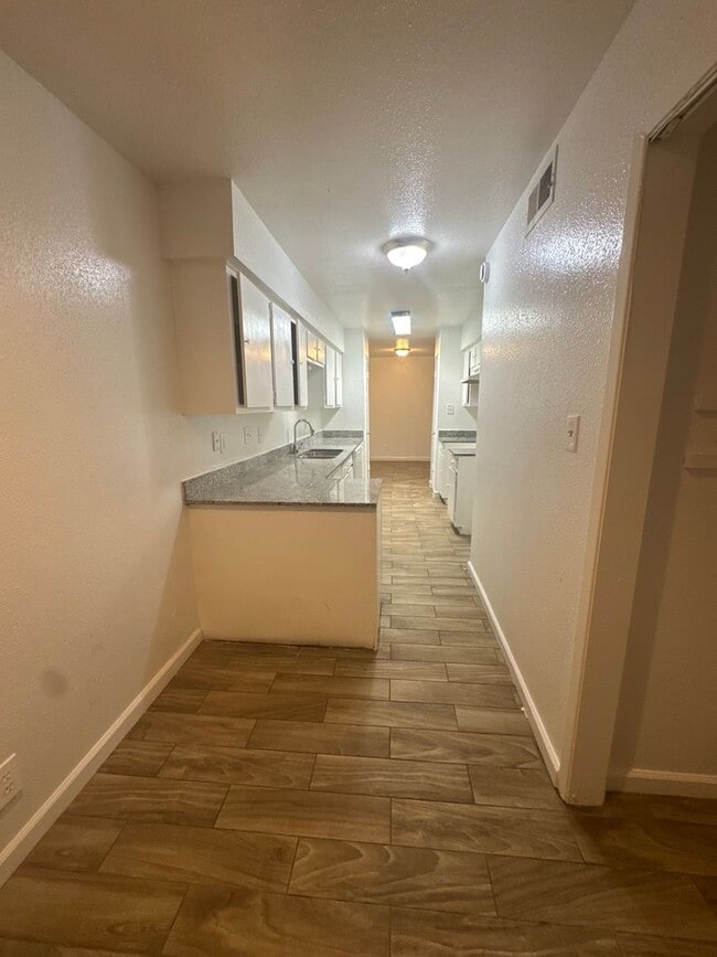 Foto del edificio - 3 bed, 2 bath 1st floor condo
