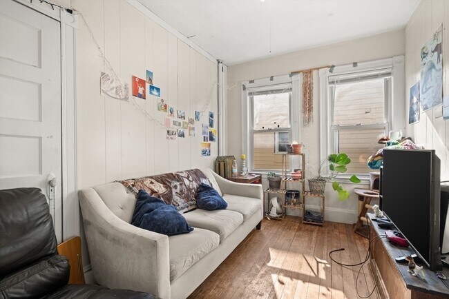 Foto del edificio - 427 Medford St