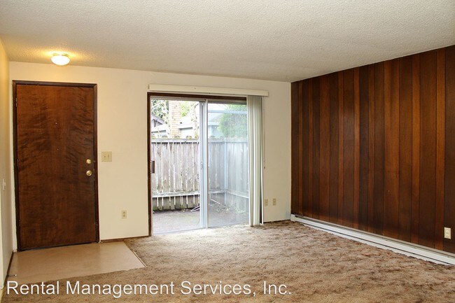 Foto del edificio - 8924-8934 SE Ellis St