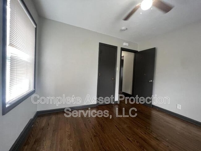 Building Photo - 417 Belden St