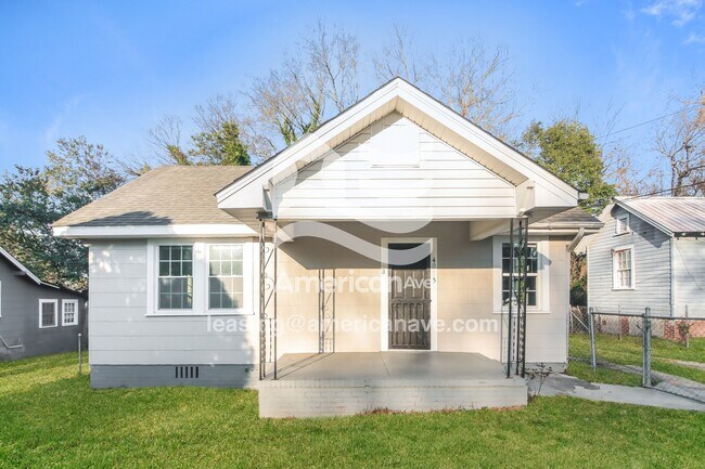 Building Photo - 4005 7th Ave