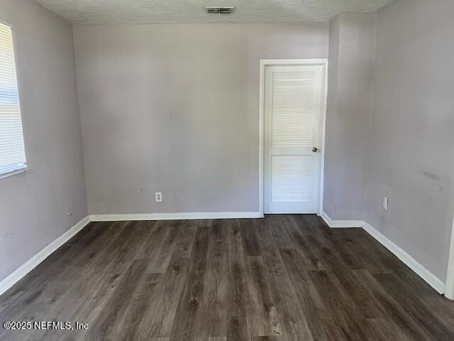 Foto del edificio - 2604 Larsen Rd