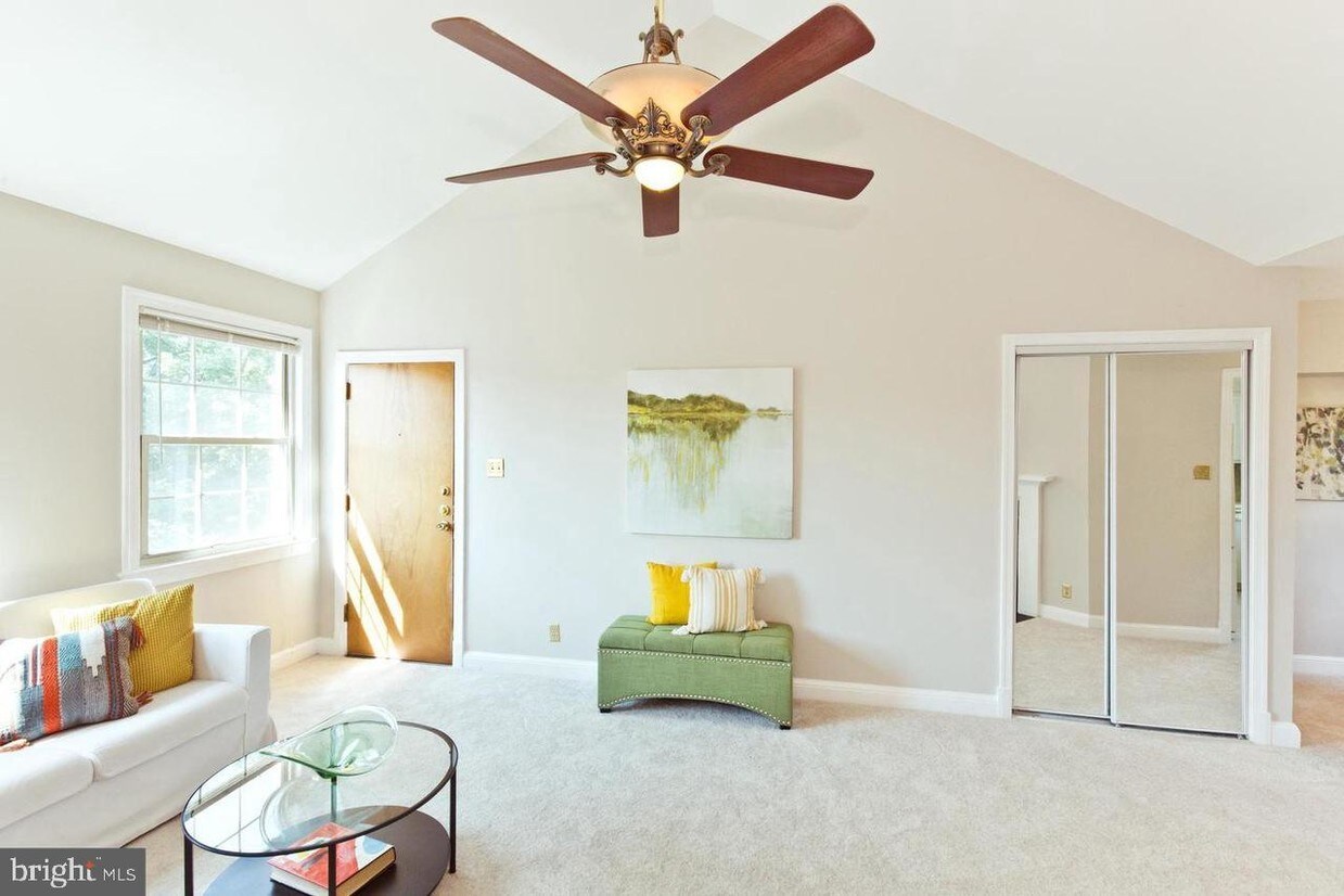 Foto principal - 2507 Arlington Blvd