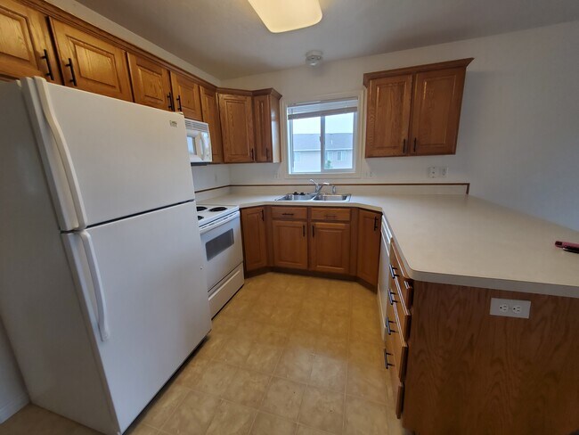 Building Photo - 3118 E Chasewood Dr