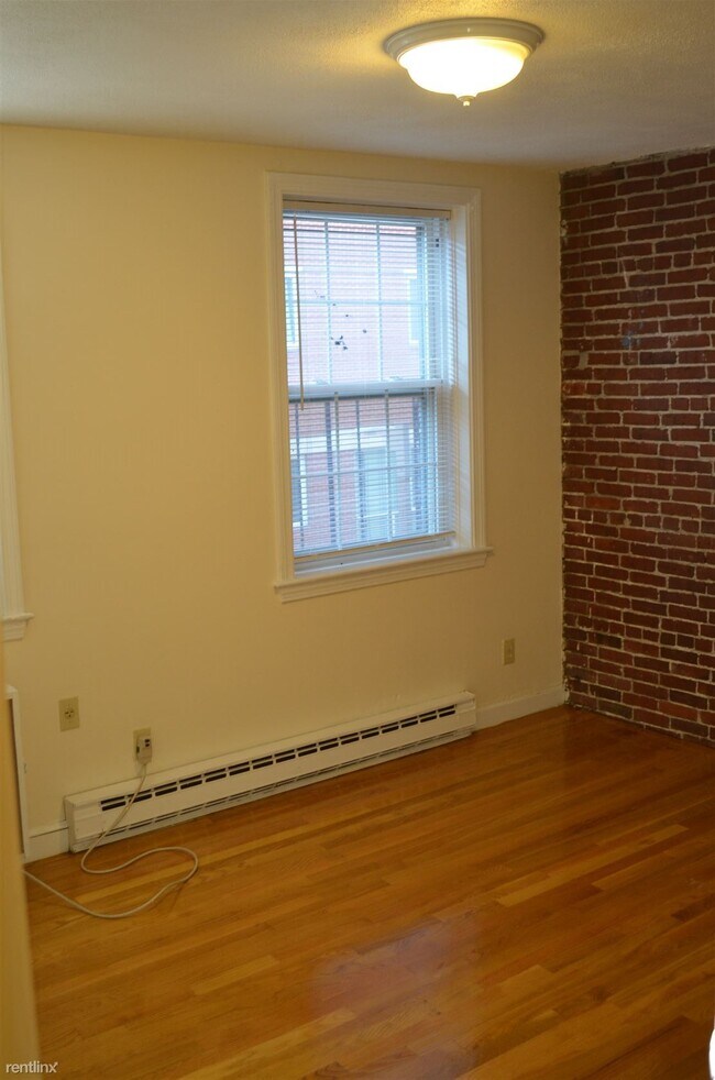 Building Photo - 2 br, 1 bath Apartment - 98 Tyler St Tyler St