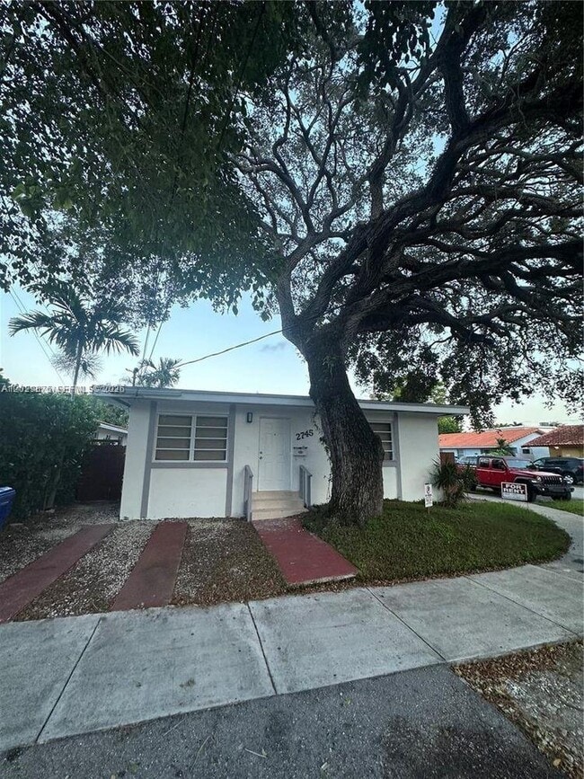 Building Photo - 2745 SW 34th Ave