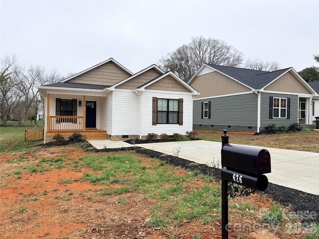 Building Photo - 626 W Bell St