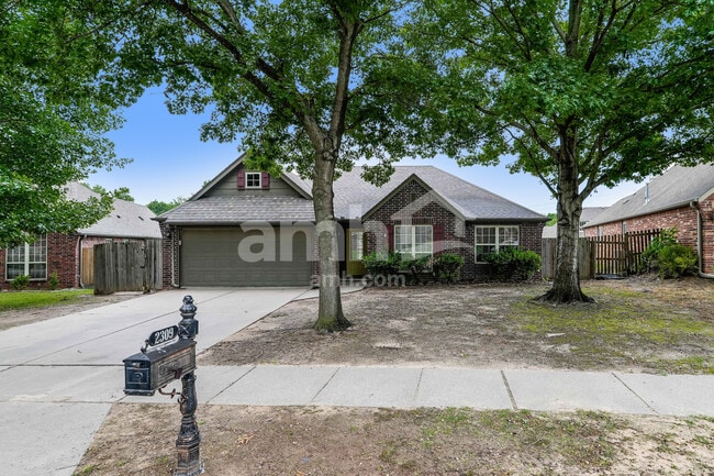 Building Photo - 2309 W Pensacola St