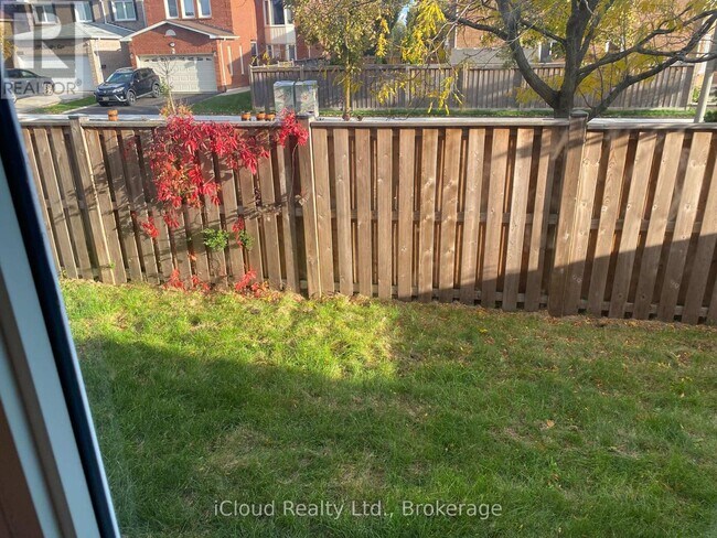 Building Photo - 6419 Longspur Rd