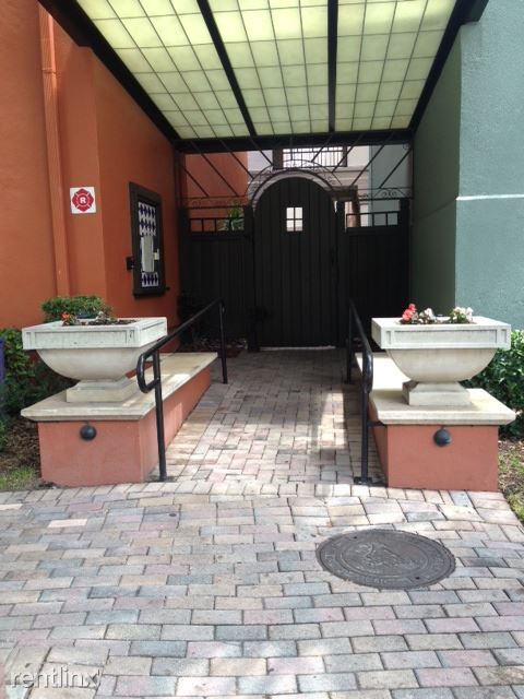 Foto del edificio - 2410 W Azeele St