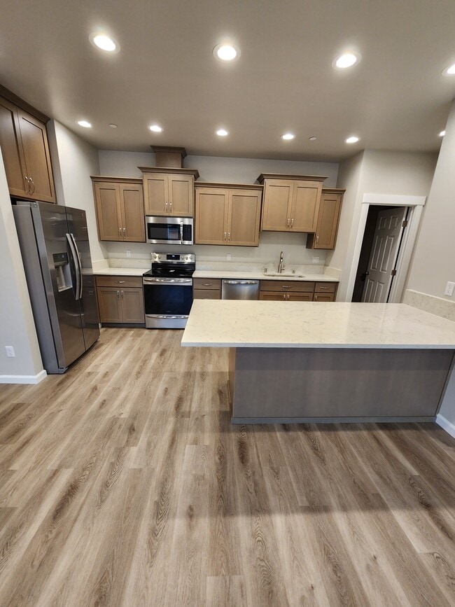 Foto del edificio - 14916 Canyon Rd E