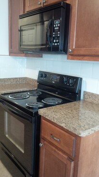 Foto del edificio - 341 Autumn Lake Dr