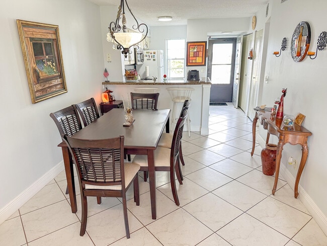 Foto del edificio - 2222 N Cypress Bend Dr