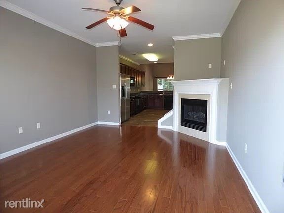 Foto del edificio - 10762 Carpenter Run Ln