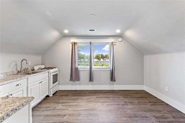 Foto del edificio - 102 Colby St