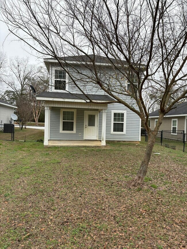 Foto del edificio - 2324 Middleton Rd